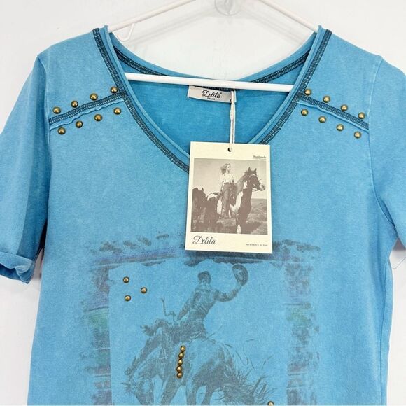 Delila Texas Teal Rodeo Cowboy Graphic V Neck Studded Short Sleeve Shirt NEW - Picture 6 of 16